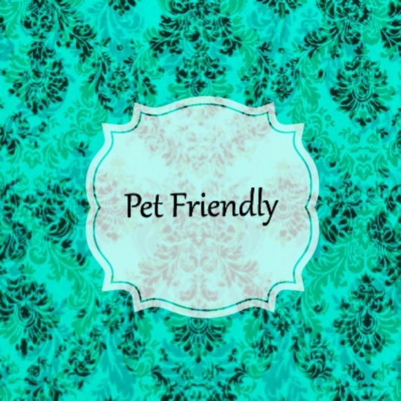  Pet-friendly Closet - Picture 1 of 2